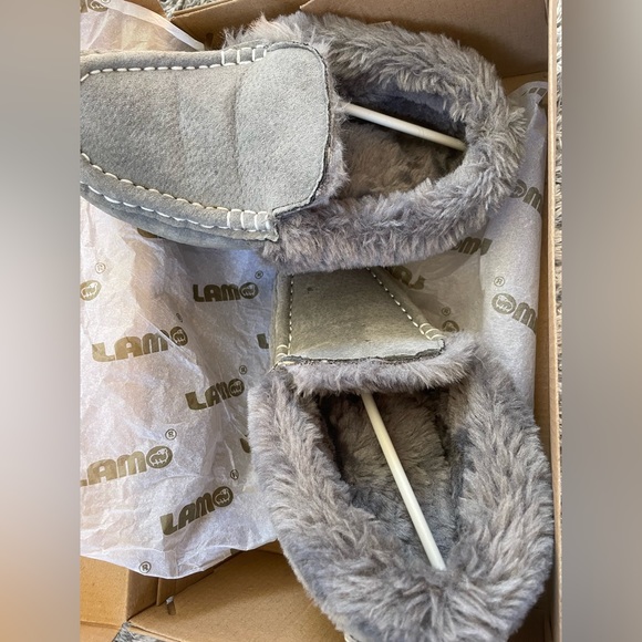 Lamo Moccasins - Picture 3 of 6